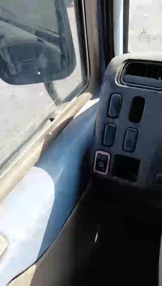 Mitsubishi Rosa FUSO 2013 video