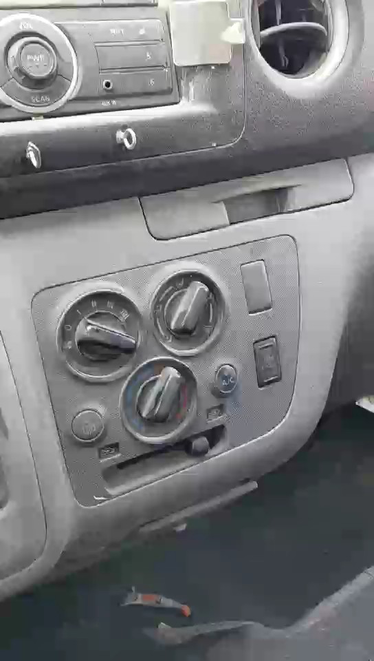 نيسان NV350 Urvan  2020 video