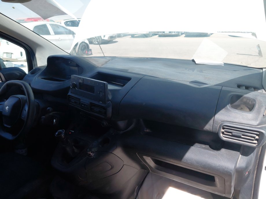 Peugeot  Partner  2022 image