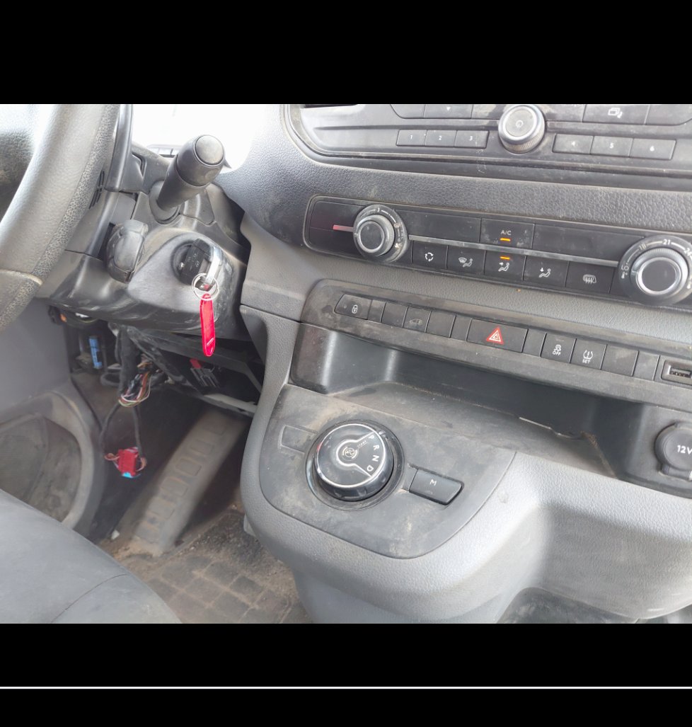 Peugeot  Expert Van  2023 image