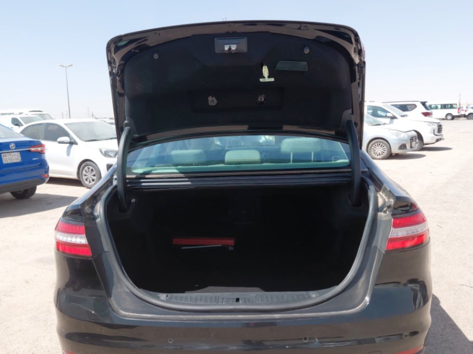 Ford Taurus  2020 image