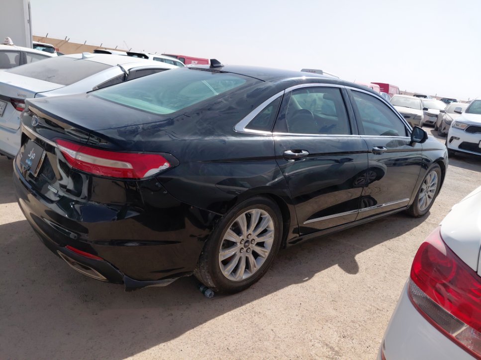 Ford Taurus  2020 image