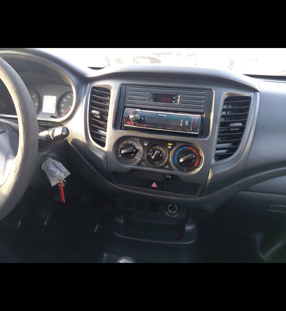 Mitsubishi L200  2022 image