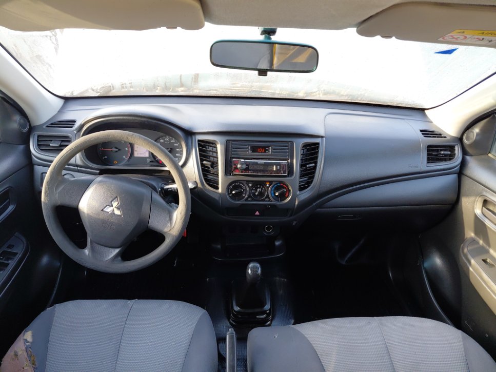 Mitsubishi L200  2022 image