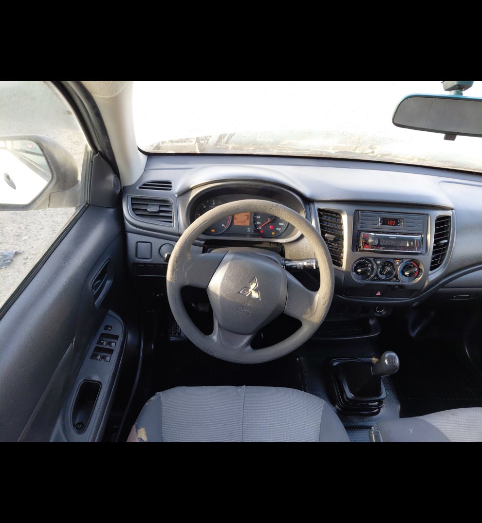 Mitsubishi L200  2022 image