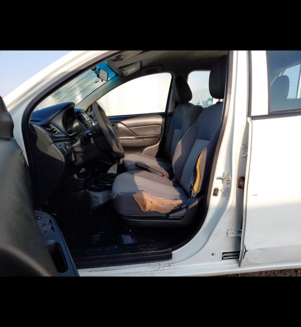 Mitsubishi L200  2022 image