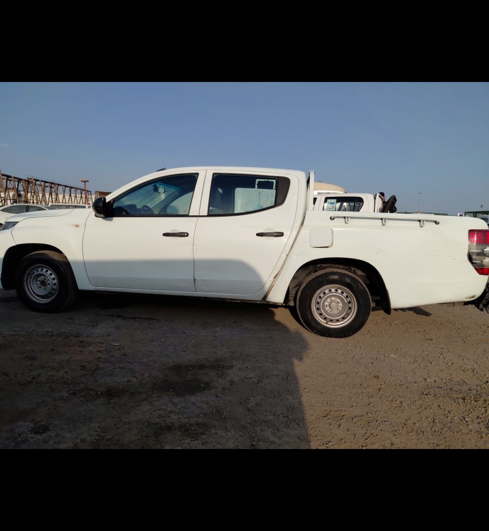 Mitsubishi L200  2022 image