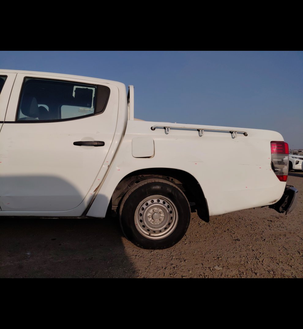 Mitsubishi L200  2022 image