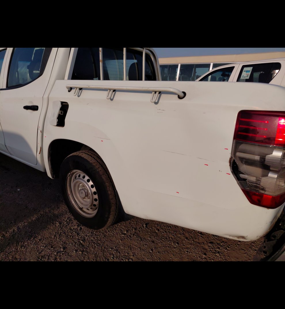 Mitsubishi L200  2022 image