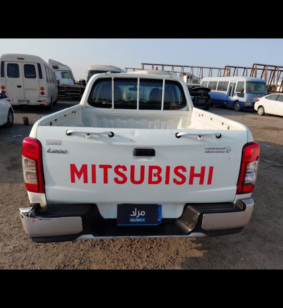 Mitsubishi L200  2022 image