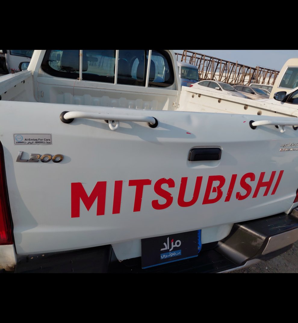 Mitsubishi L200  2022 image