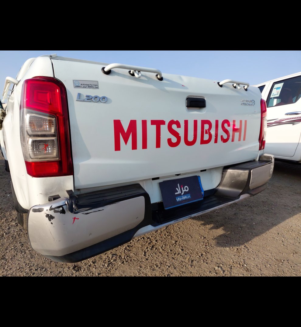 Mitsubishi L200  2022 image