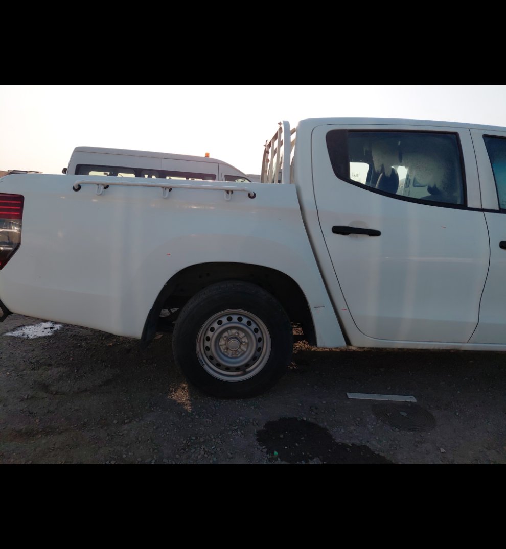 Mitsubishi L200  2022 image