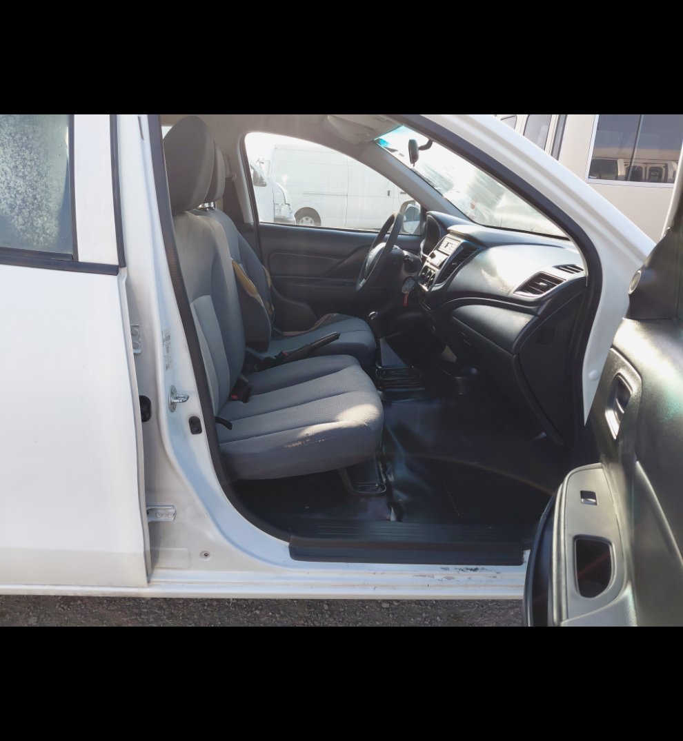 Mitsubishi L200  2022 image