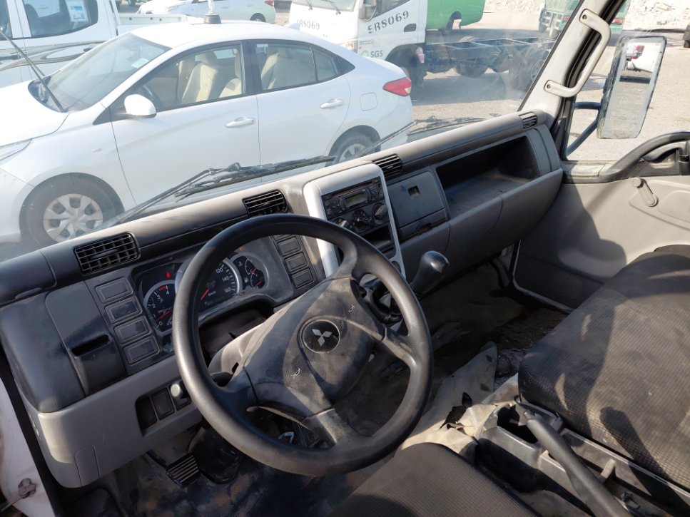 Mitsubishi Canter FUSO 2017 image