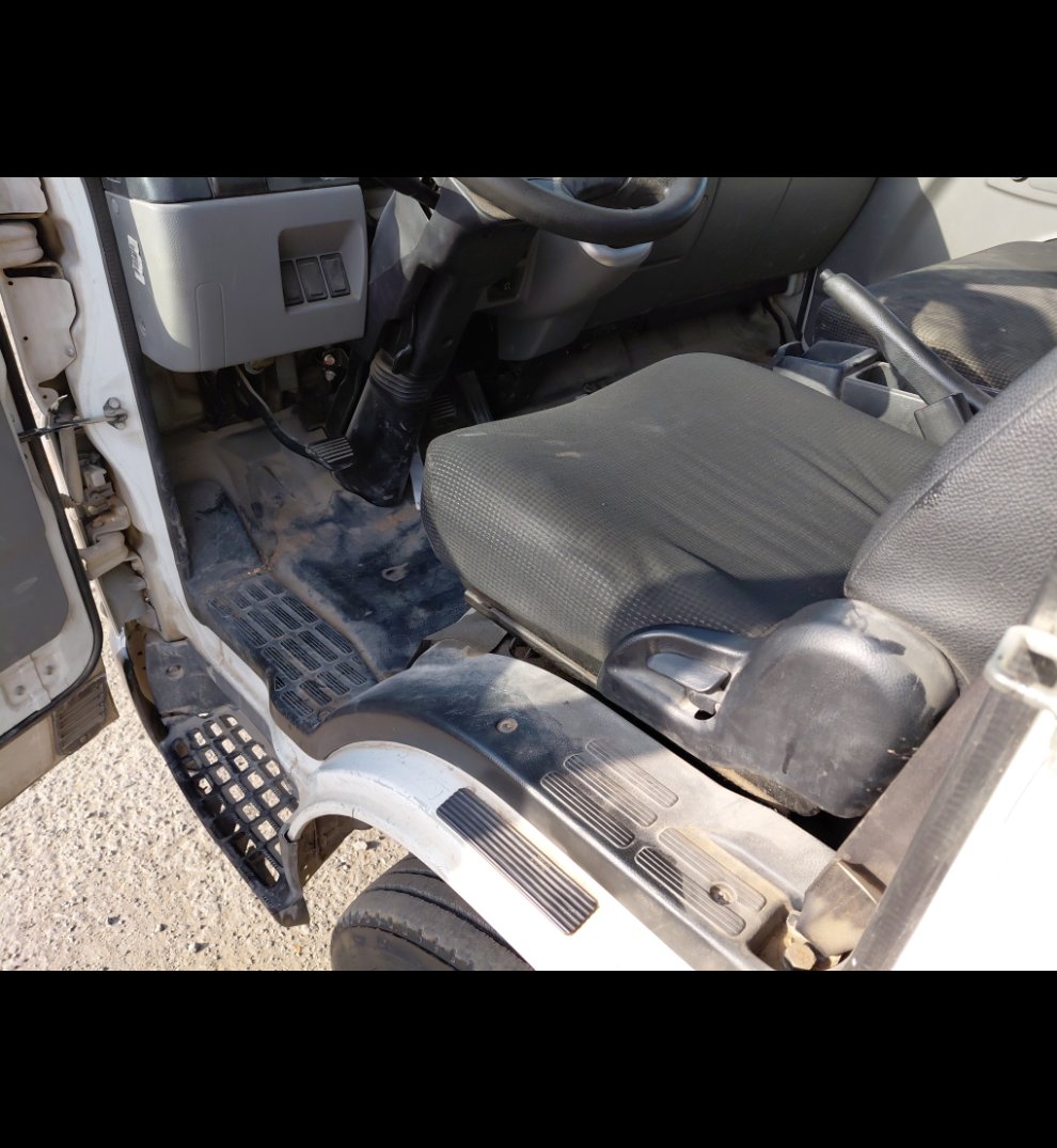 Mitsubishi Canter FUSO 2017 image