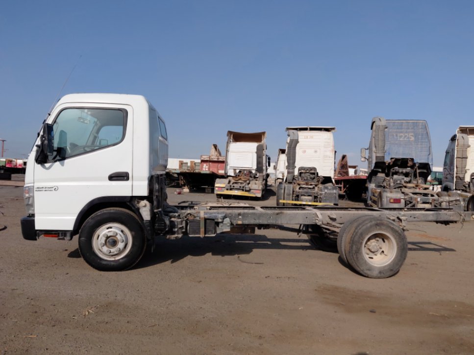 Mitsubishi Canter FUSO 2017 image