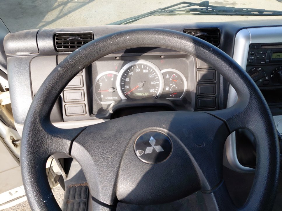 Mitsubishi Canter FUSO 2017 image