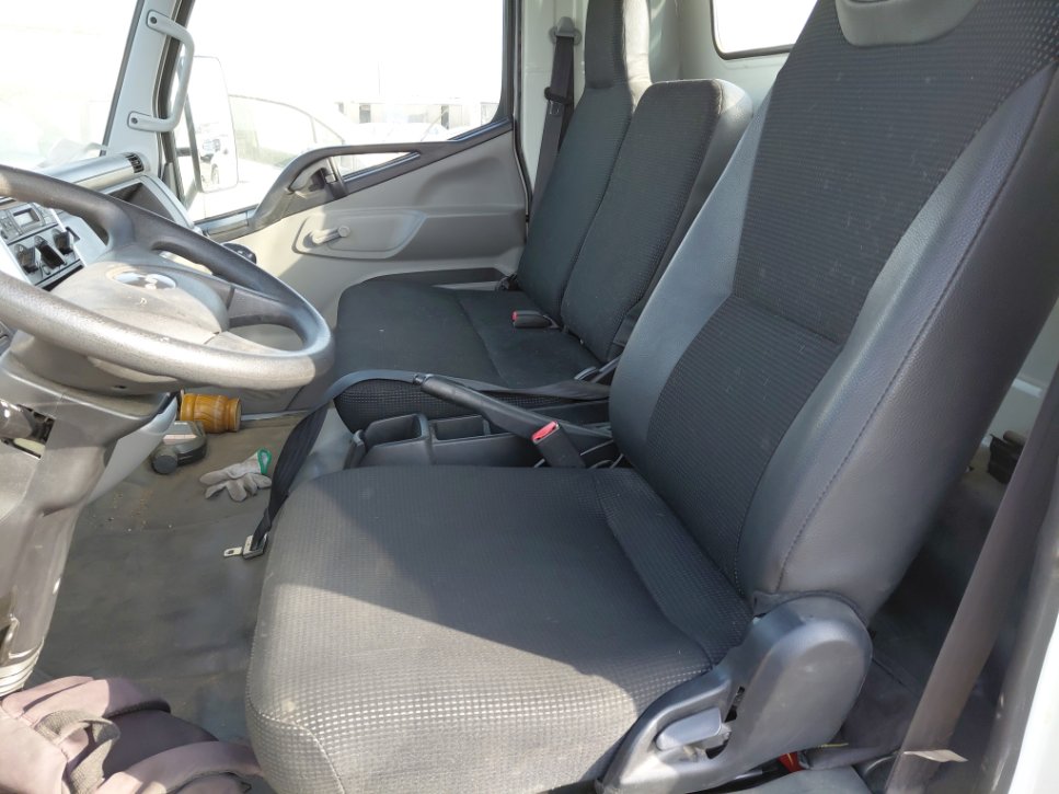 Mitsubishi Canter FUSO 2017 image