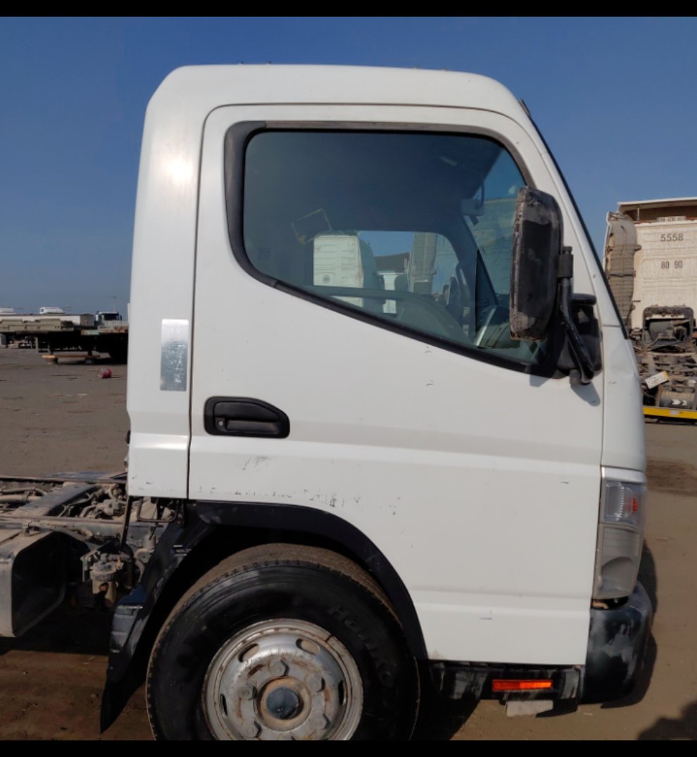 Mitsubishi Canter FUSO 2017 image
