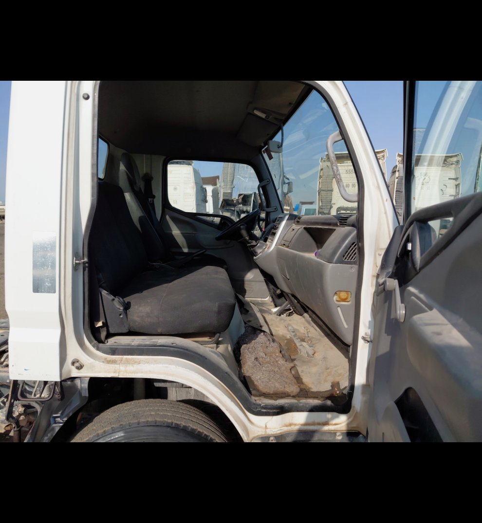 Mitsubishi Canter FUSO 2017 image