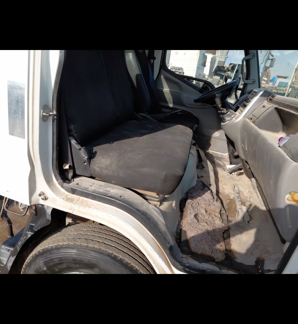 Mitsubishi Canter FUSO 2017 image