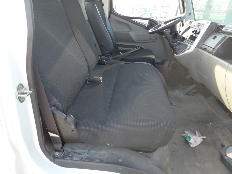 Mitsubishi Canter FUSO 2017 image