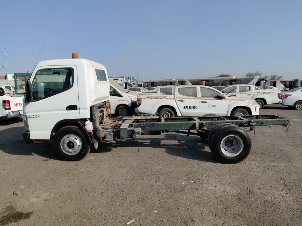 Mitsubishi Canter FUSO 2017 image