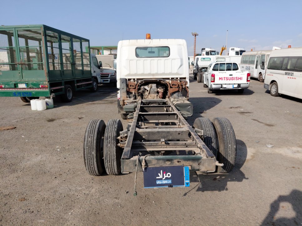 Mitsubishi Canter FUSO 2017 image