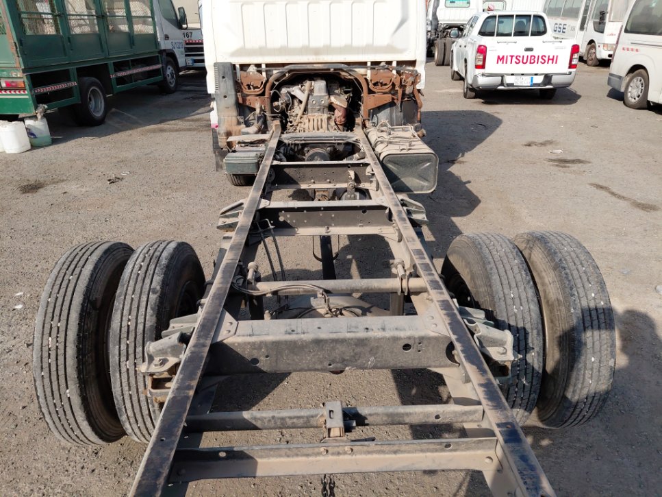 Mitsubishi Canter FUSO 2017 image