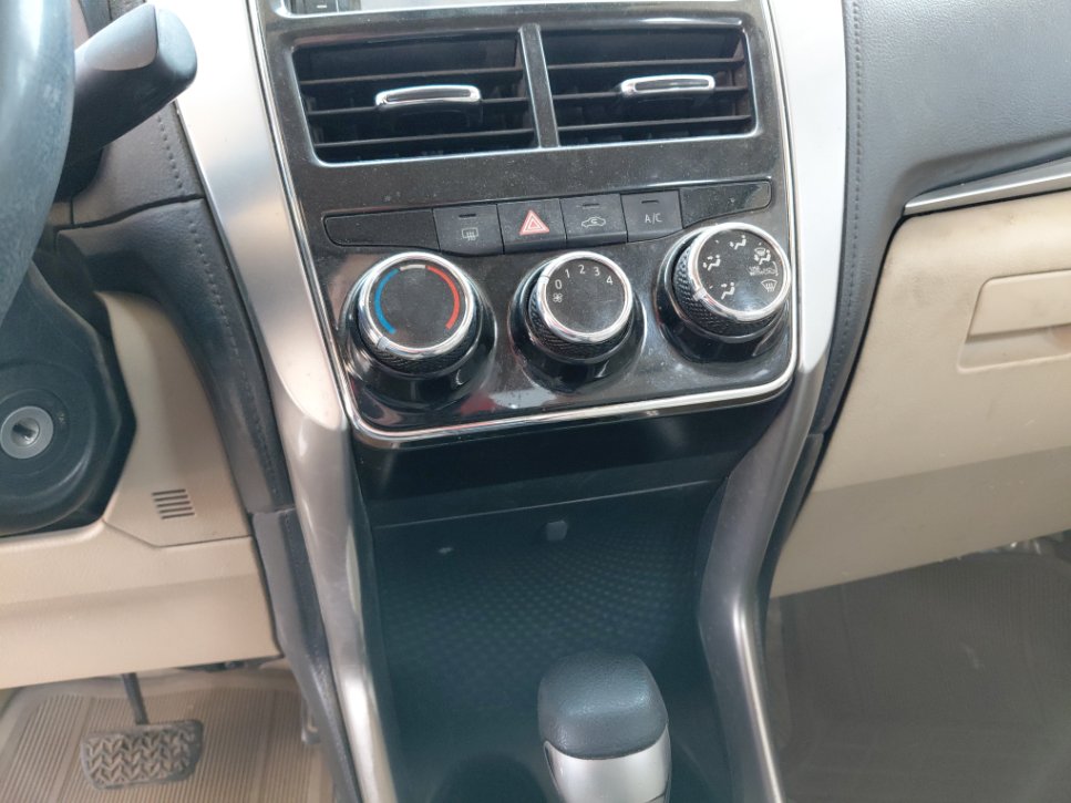 تويوتا يارس SD Y 2020 image