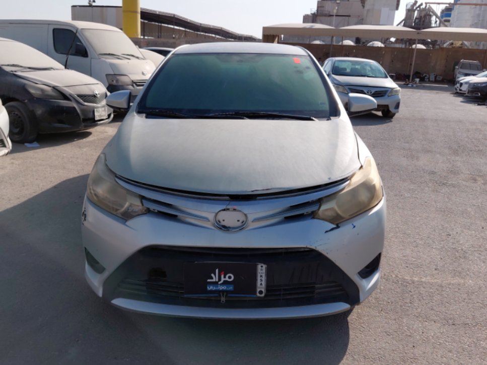 تويوتا يارس  2015