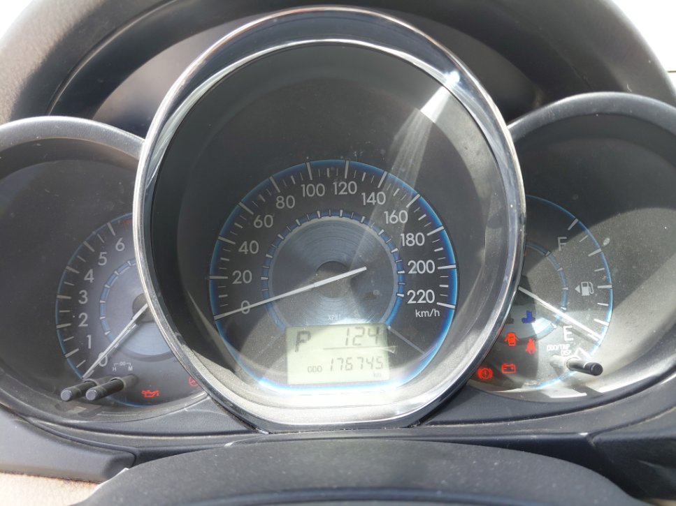 تويوتا يارس  2015 image