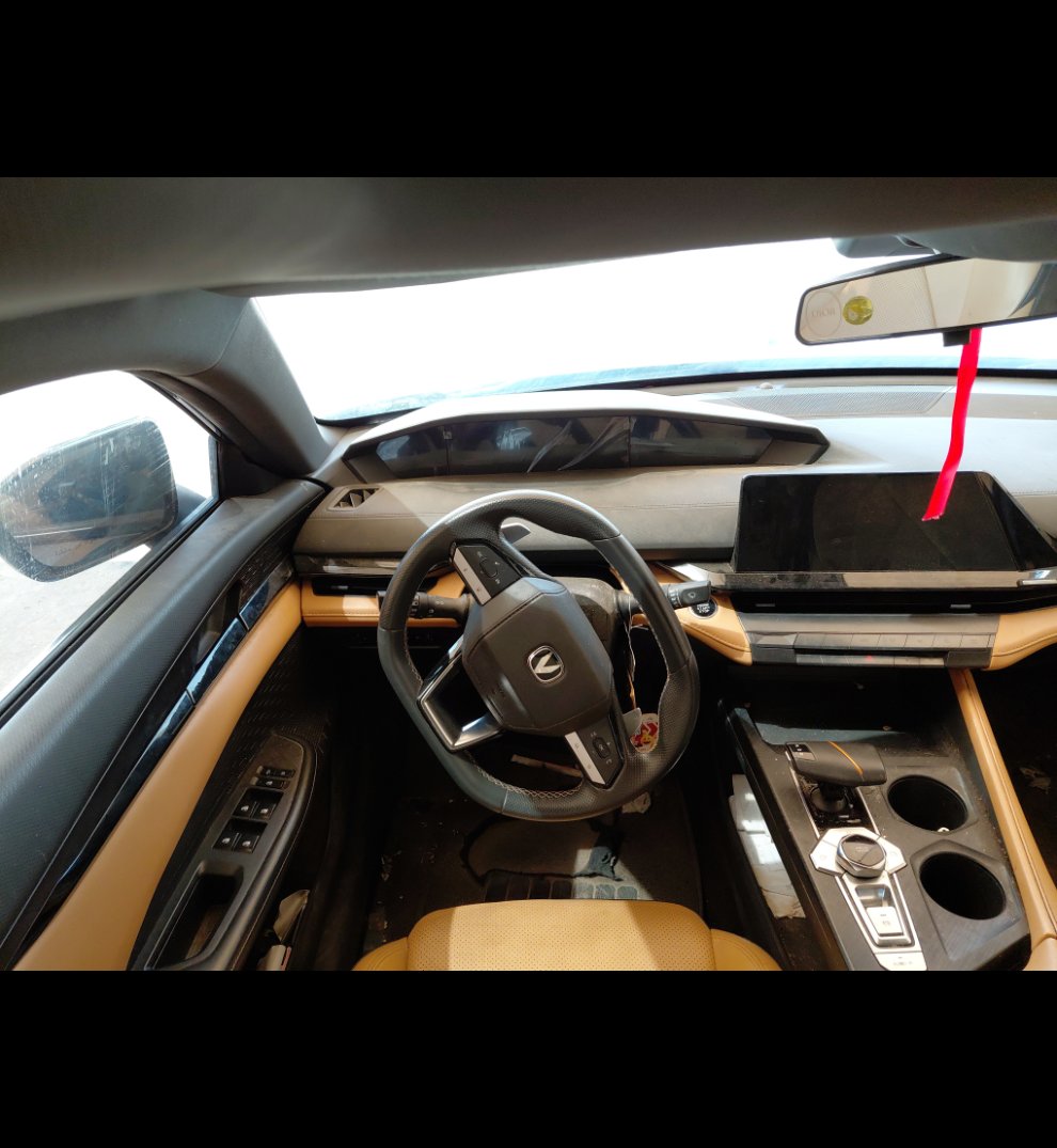 Changan UNI-V LUX 2024 image