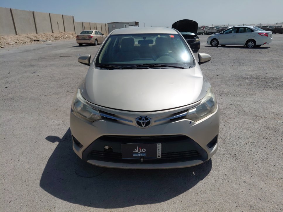 تويوتا يارس  2015