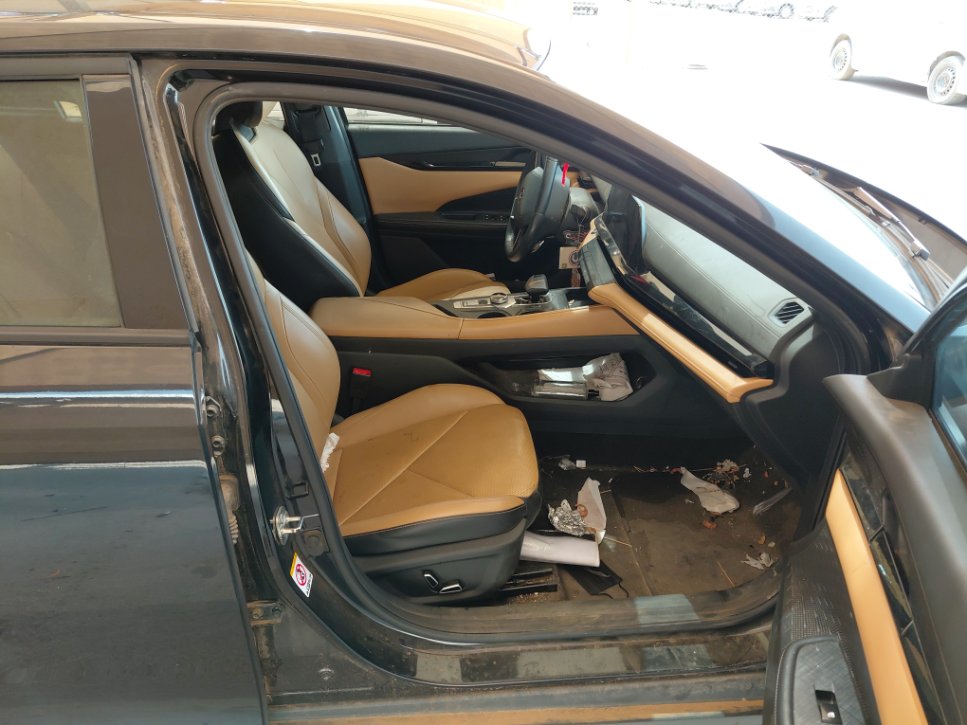 Changan UNI-V LUX 2024 image