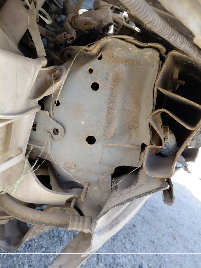 تويوتا كامري تالف 2017 image