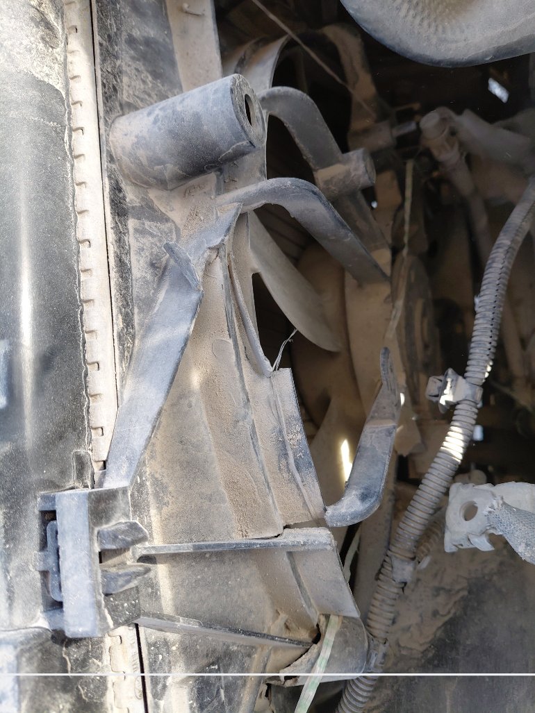 تويوتا كامري تالف 2017 image