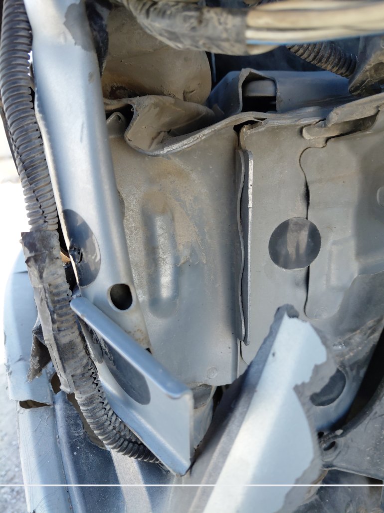 تويوتا كامري تالف 2017 image