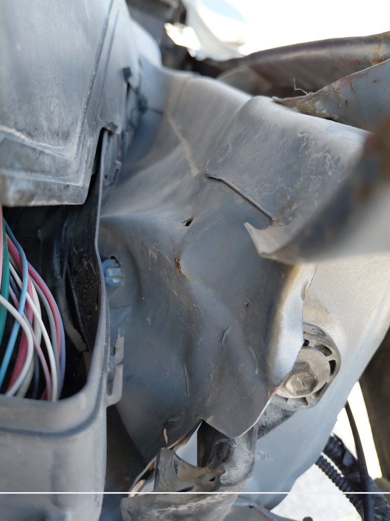 تويوتا كامري تالف 2017 image