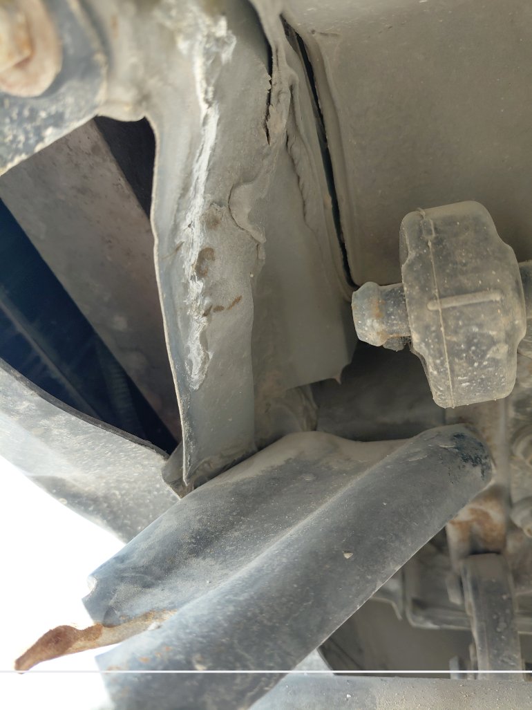 تويوتا كامري تالف 2017 image