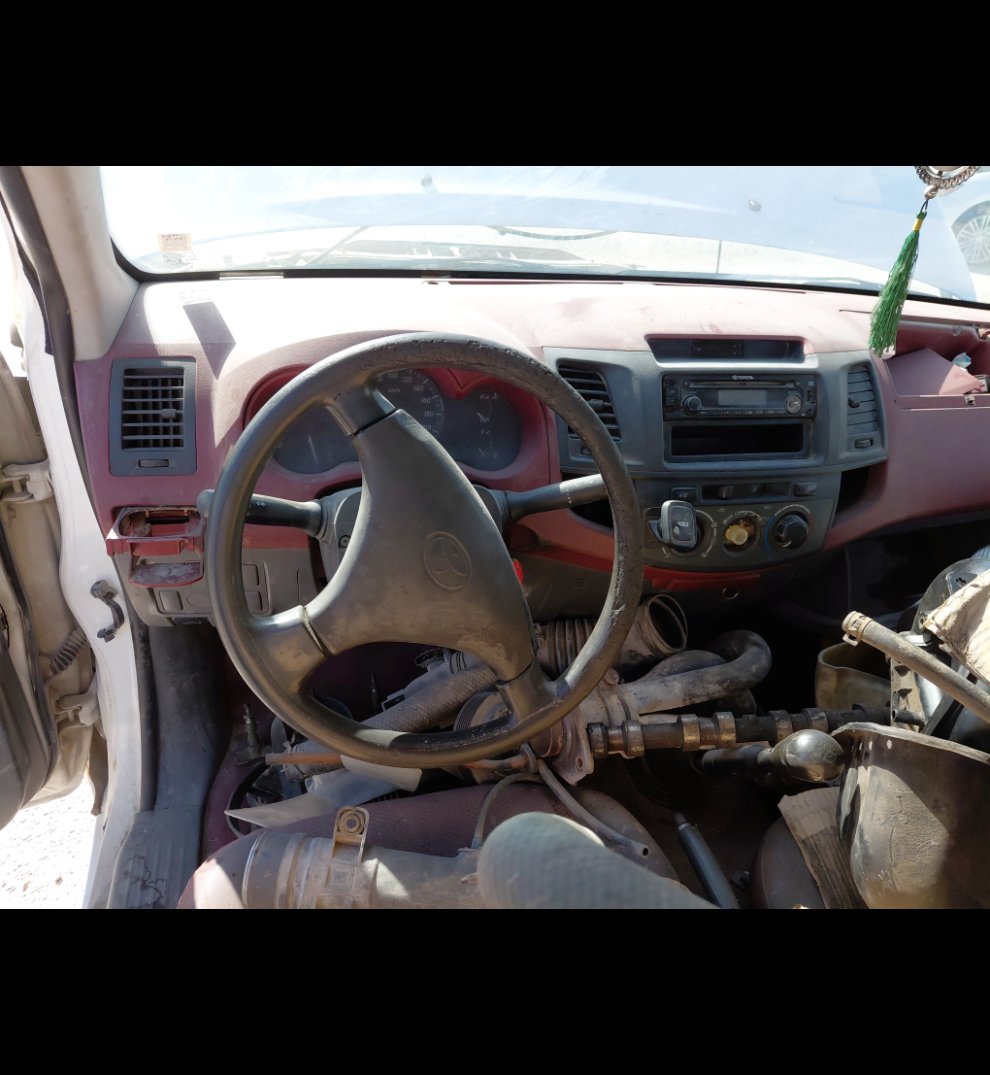 Toyota Hilux  2013 image