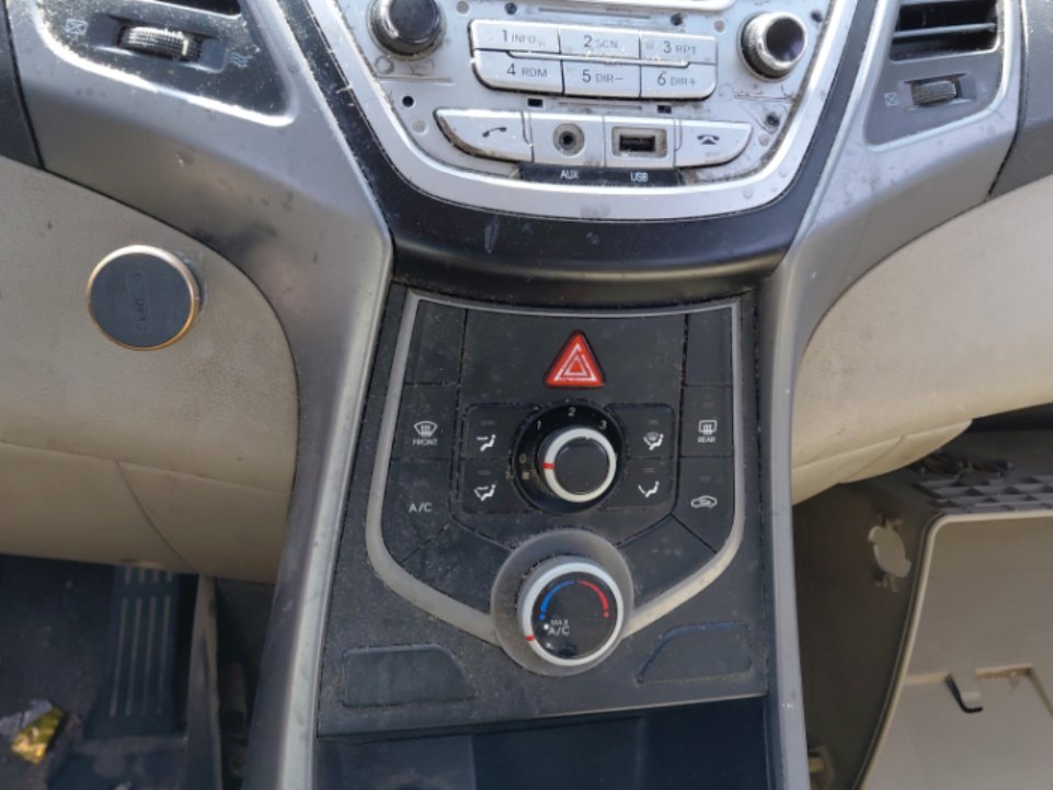 Hyundai Elantra  2016 image