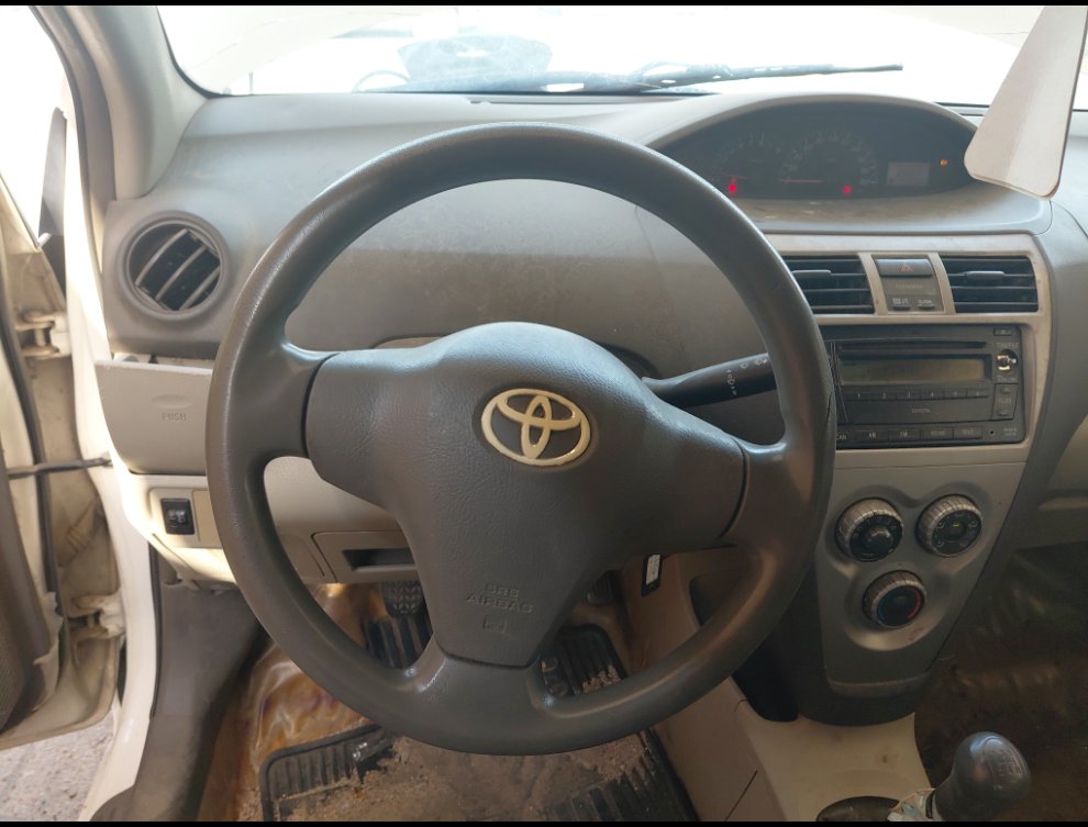 تويوتا يارس  2012 image