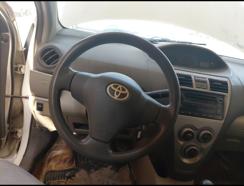 تويوتا يارس  2012 image