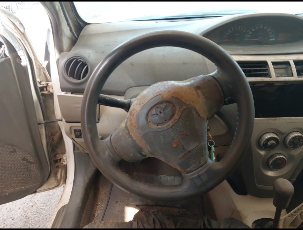 تويوتا يارس  2011 image