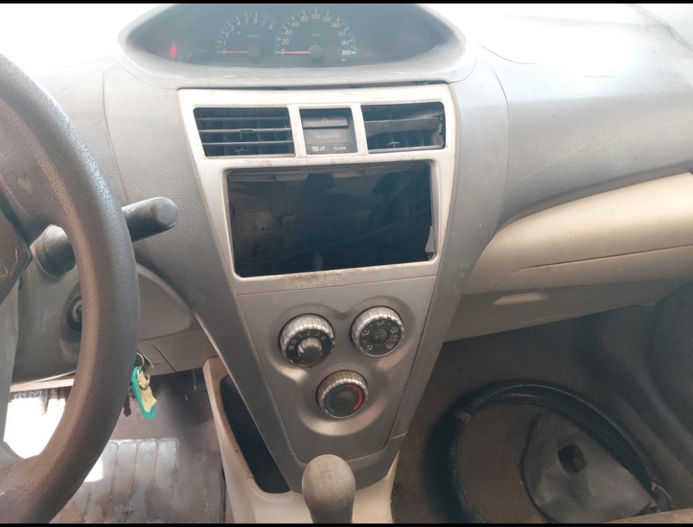 تويوتا يارس  2011 image