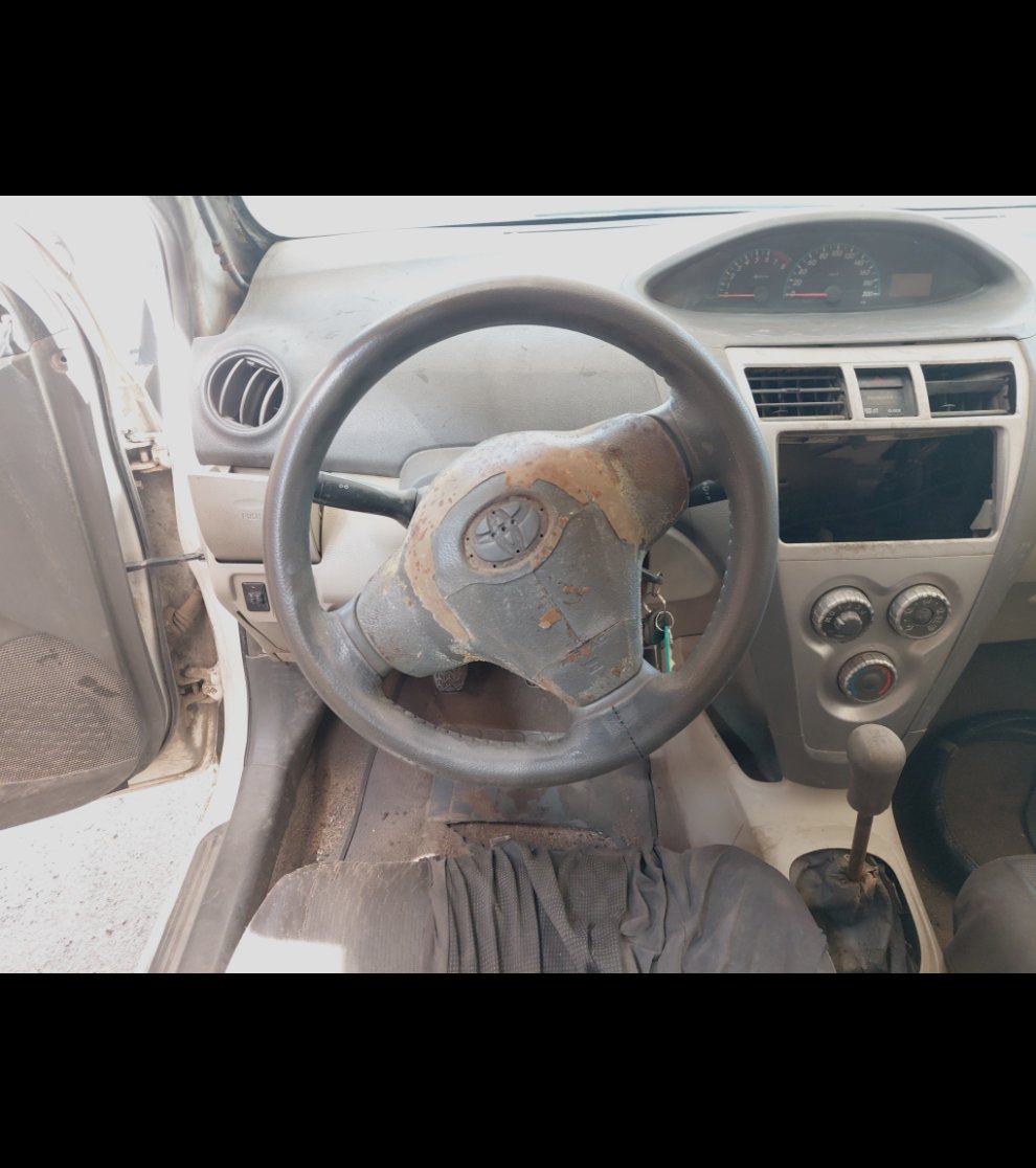 تويوتا يارس  2011 image