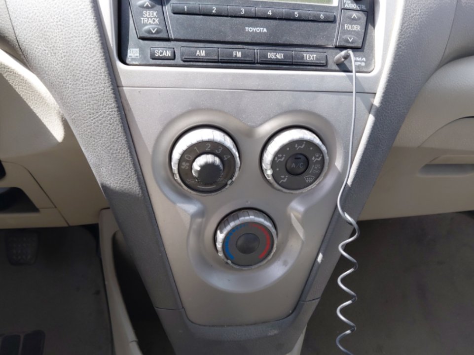 Toyota Yaris  2013 image