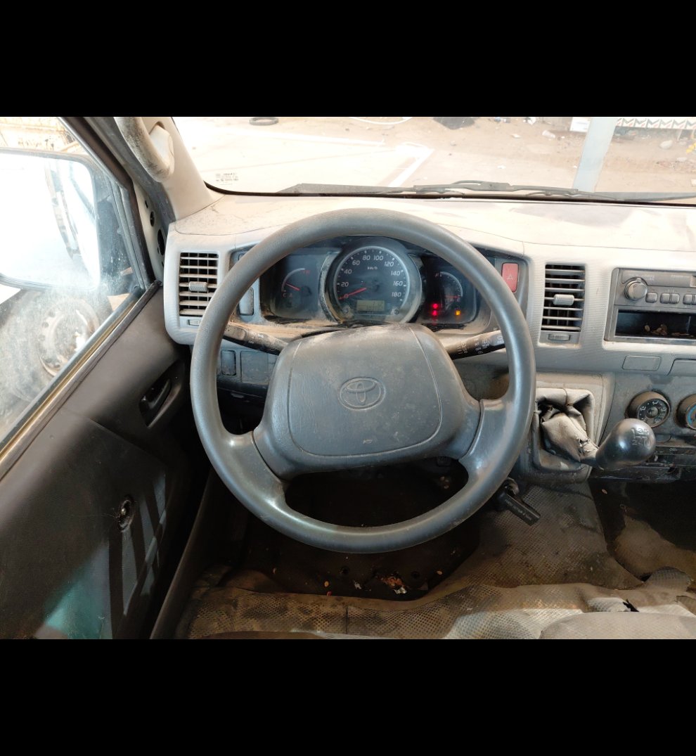 Toyota Hiace  2013 image